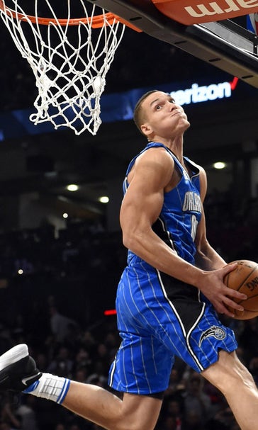 Aaron Gordon one-ups Dunk Contest performance by jumping out of his shoes